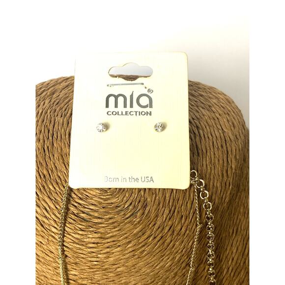 Mia Crescent Moon Star Pendant Necklace and Stud Rhinestone Earrings Set - Picture 3 of 7